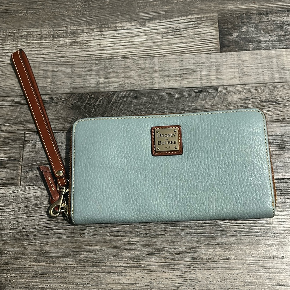 Dooney & Bourke Large Pebble Grain Wristlet Wallet